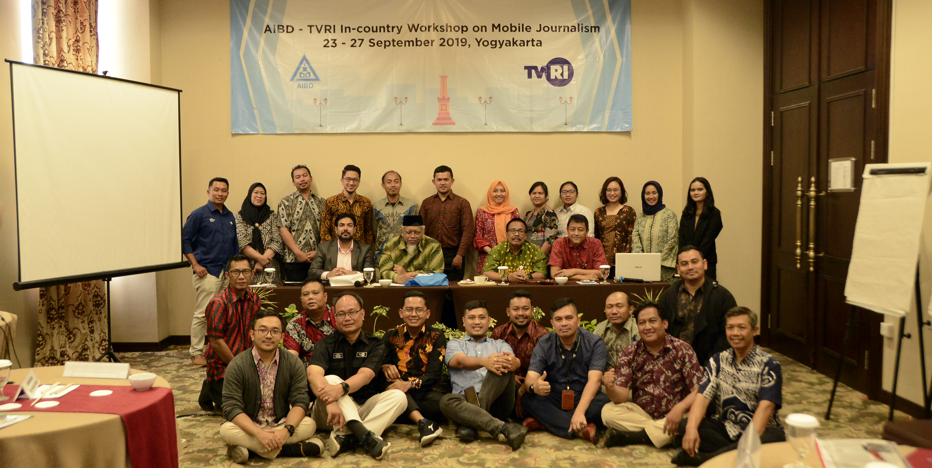 AIBD TVRI Mobile Journalism_group photo